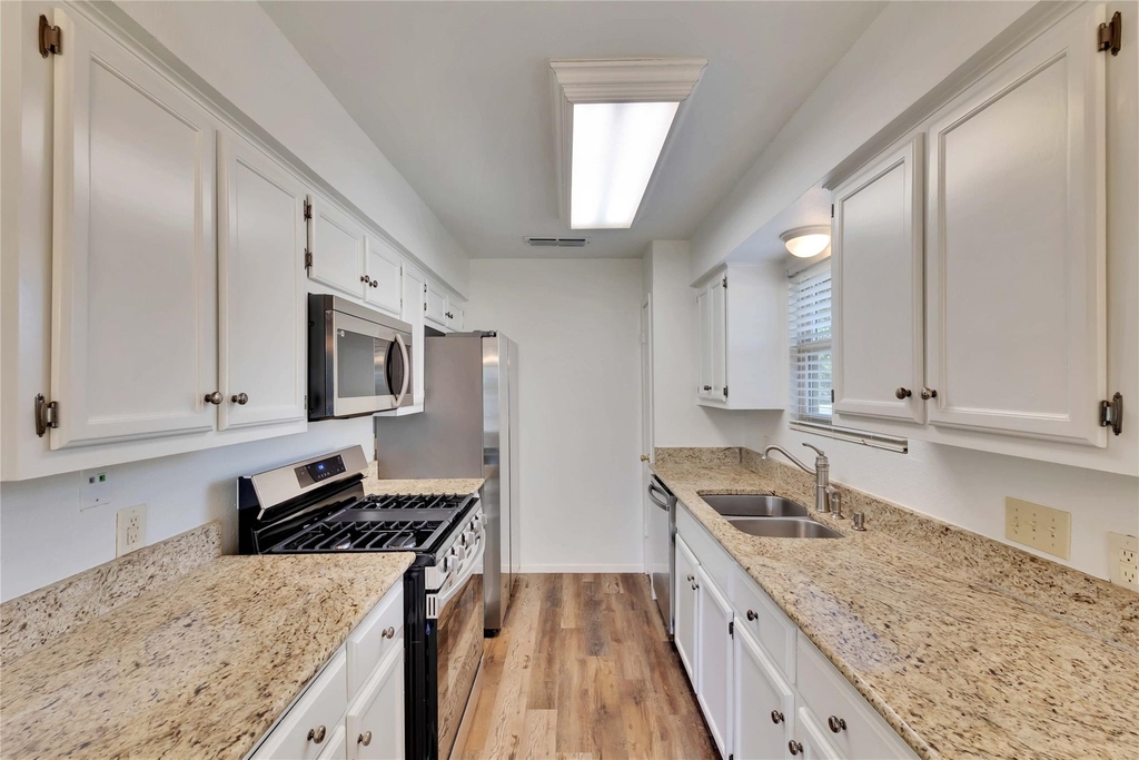 3411 Monument Dr - Photo 5