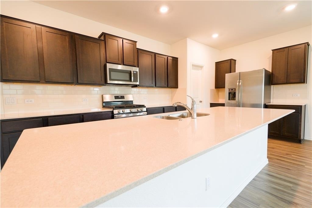933 Wildrye Ct - Photo 3
