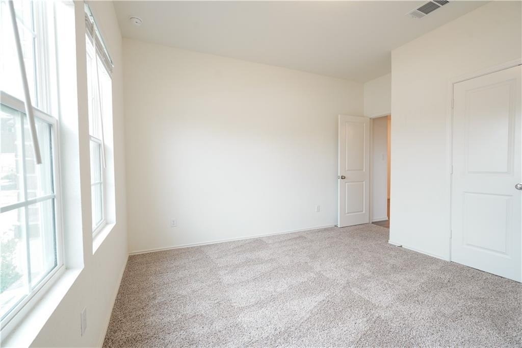 933 Wildrye Ct - Photo 4
