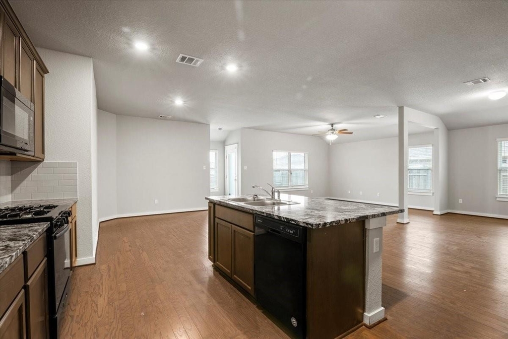 11817 Emerald Springs Ln - Photo 9