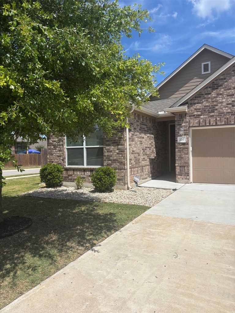 220 S Rocroi Dr - Photo 0