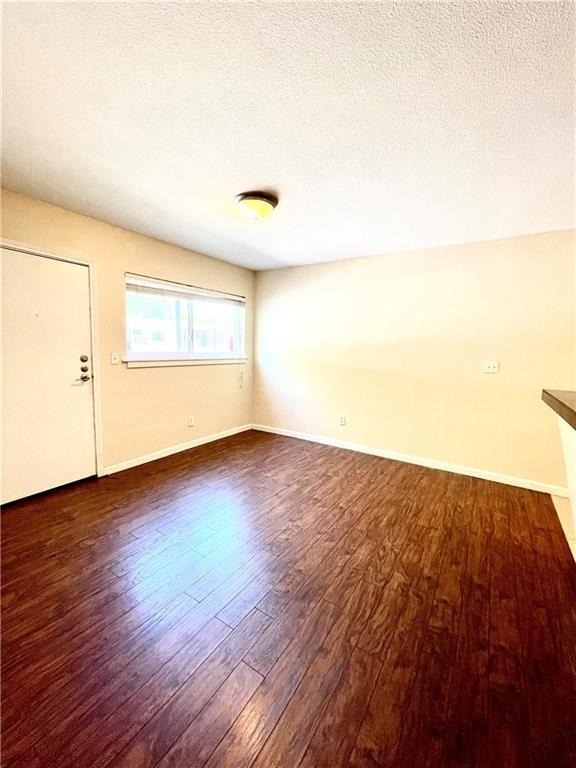304 E 33rd St - Photo 7