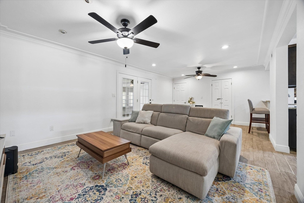 411 Ramble Ln - Photo 6