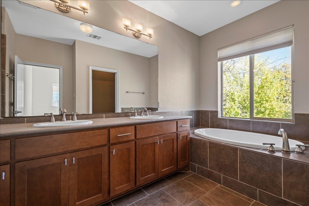 1601 Houston St - Photo 11