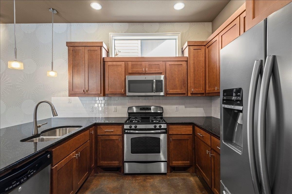 1601 Houston St - Photo 7