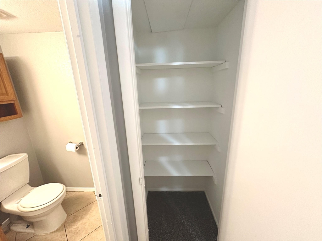 601 W 11th St - Photo 17