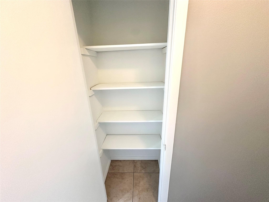 601 W 11th St - Photo 27