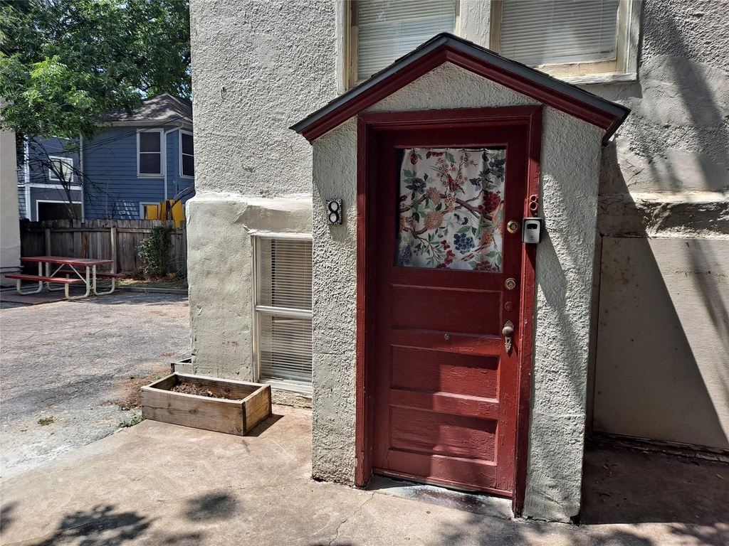 1906 San Gabriel St - Photo 1