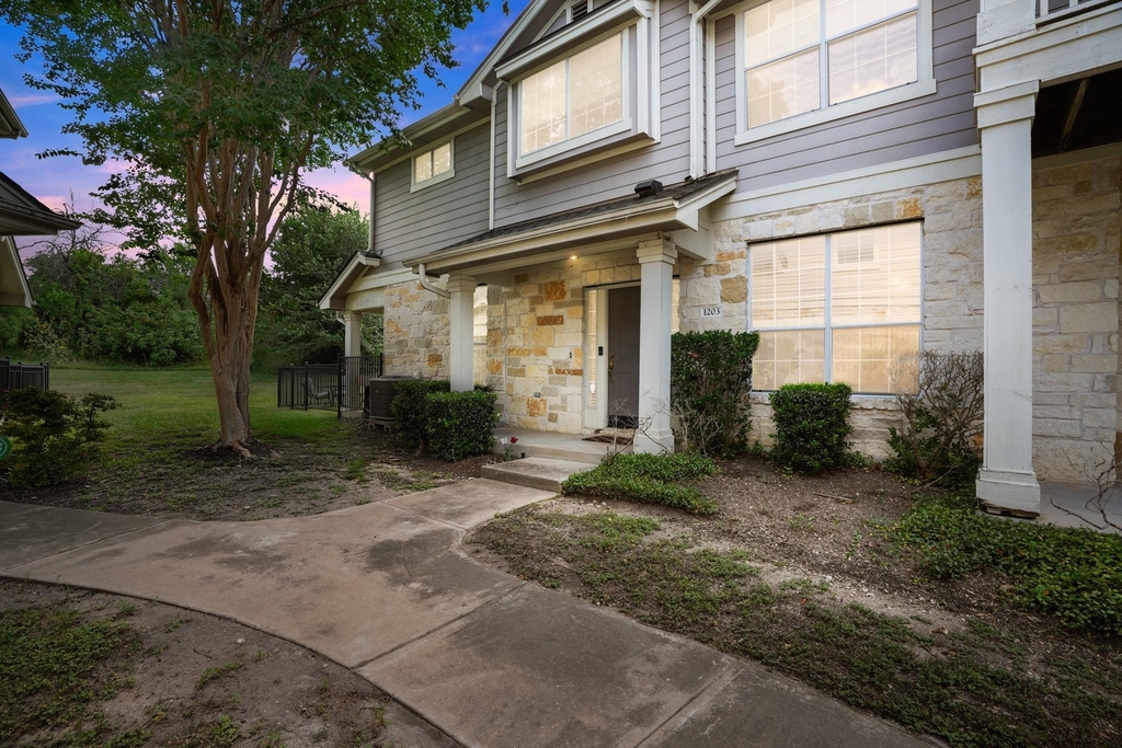 1900 Scofield Ridge Pkwy - Photo 0