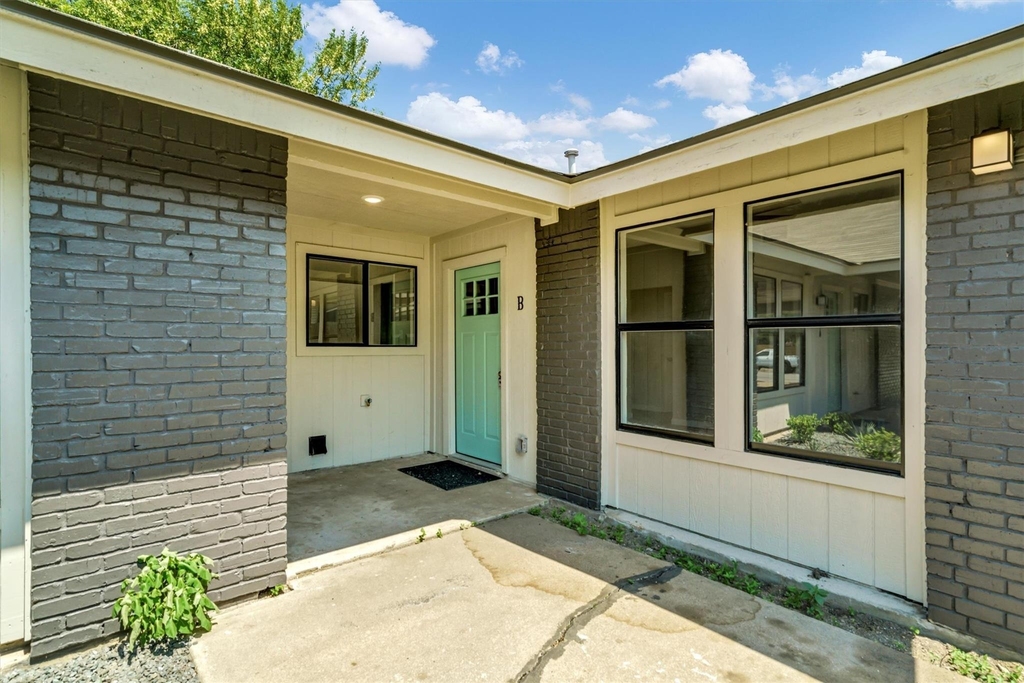 505 Old West Dr - Photo 2
