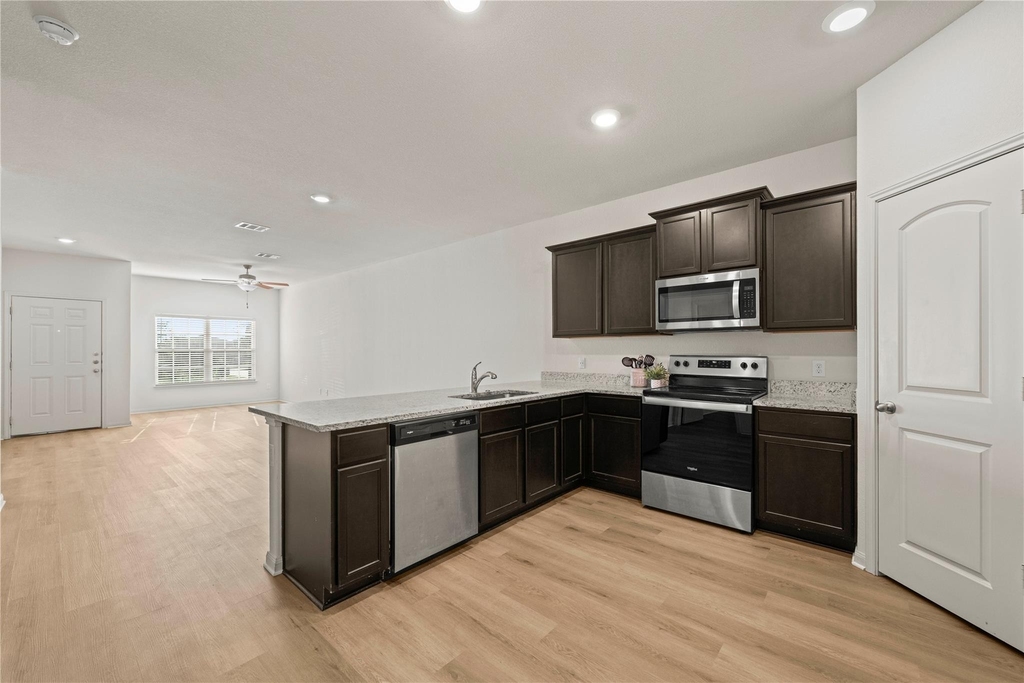 101 Hyacinth Way - Photo 7