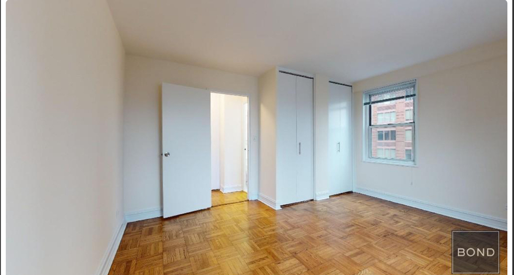 West 52nd Street  - Photo 5
