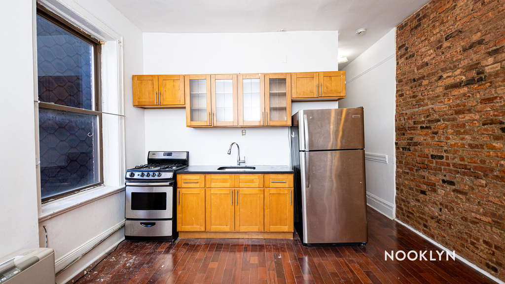 57 Grove St 11221 - Photo 2