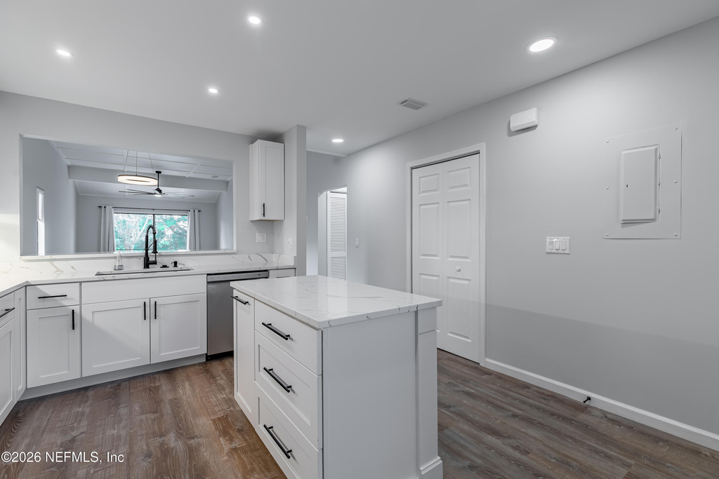 8118 Baymeadows Circle - Photo 4