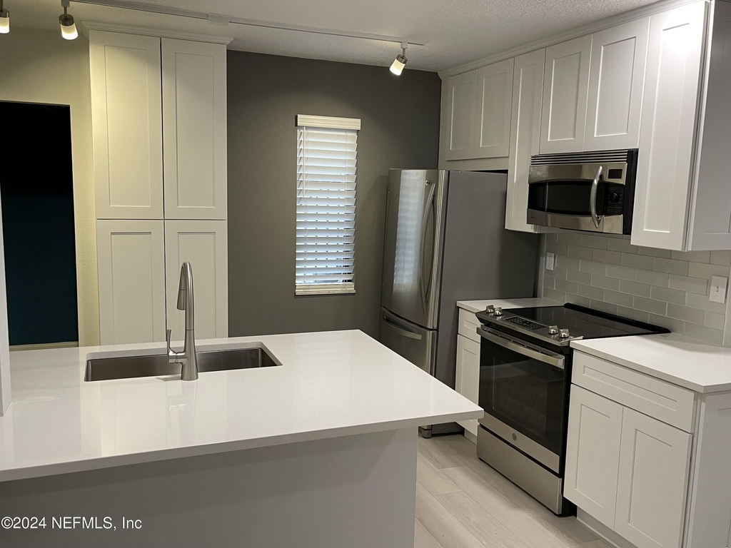 600 Domenico Circle - Photo 3