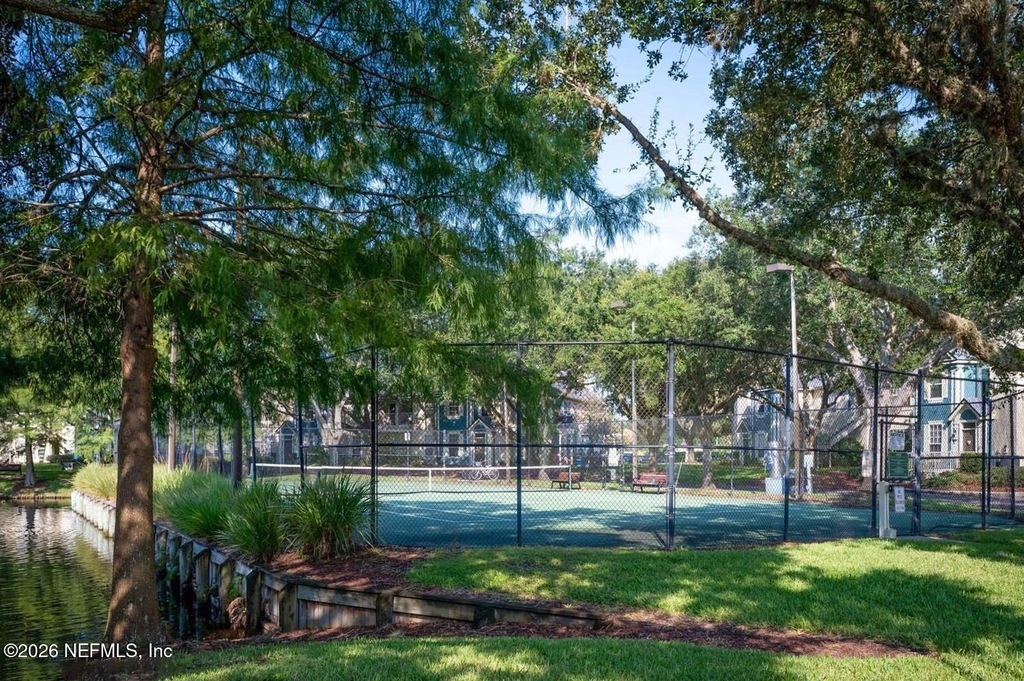 13703 Richmond Park Drive N - Photo 33