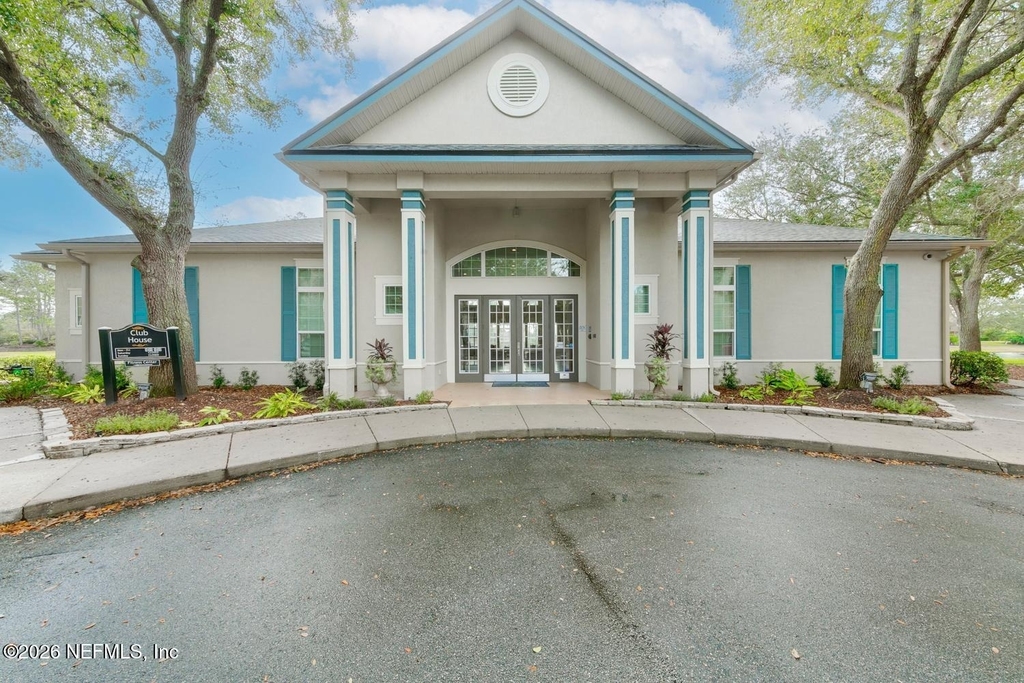 13703 Richmond Park Drive N - Photo 20
