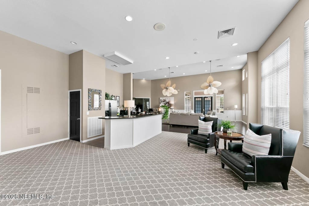 13703 Richmond Park Drive N - Photo 25