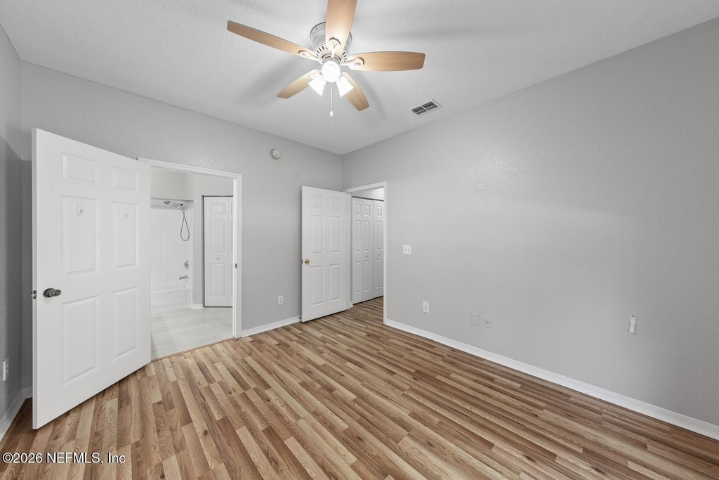 13703 Richmond Park Drive N - Photo 16