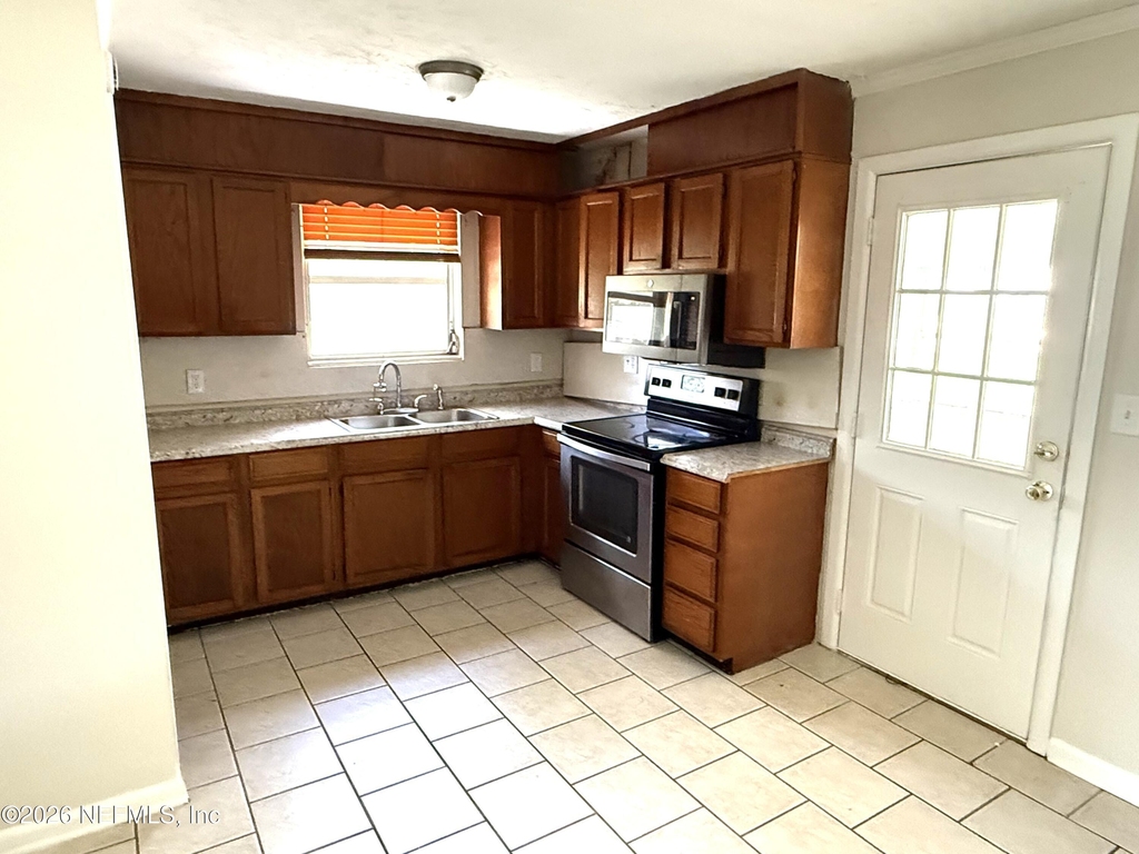 4705 Herta Road - Photo 4