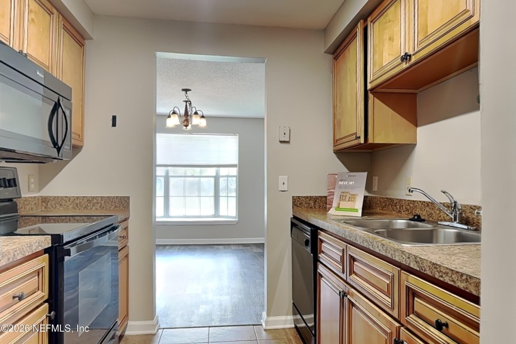 2626 Pinewood Boulevard S - Photo 10