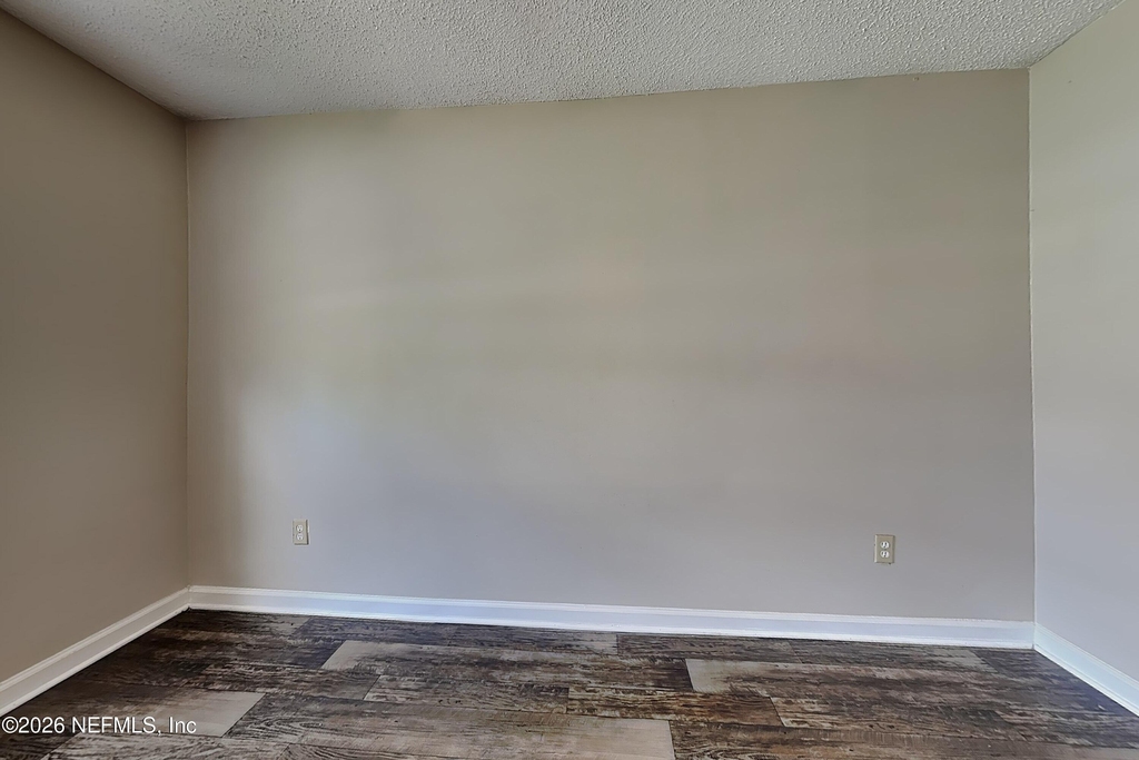 2626 Pinewood Boulevard S - Photo 8