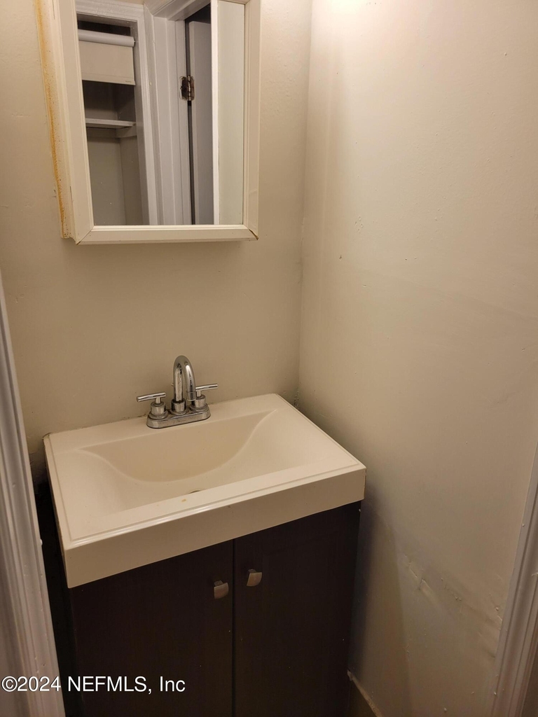 1648 E 16th Street - Photo 12