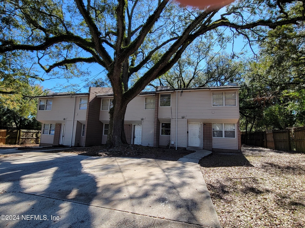 1648 E 16th Street - Photo 0