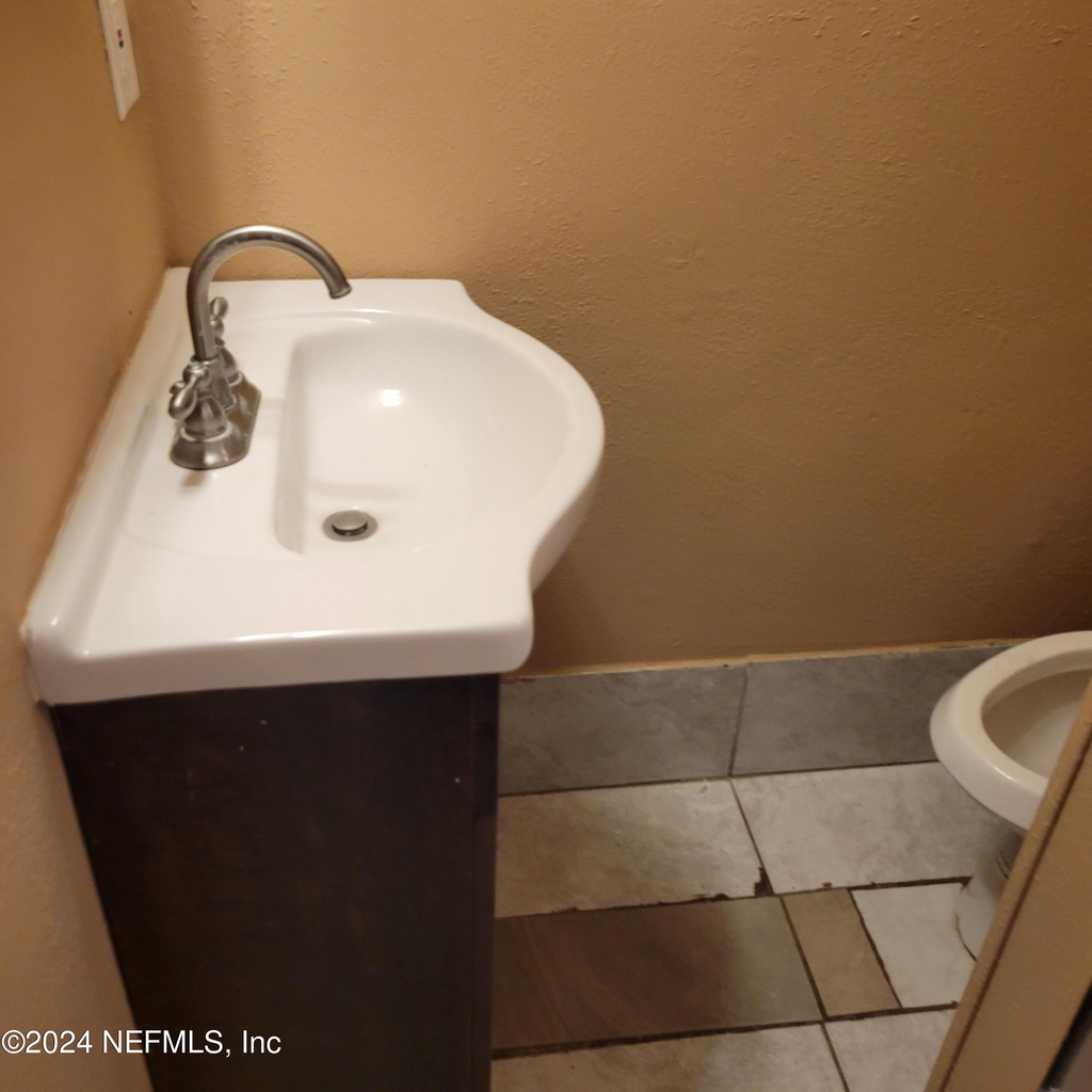 1648 E 16th Street - Photo 9