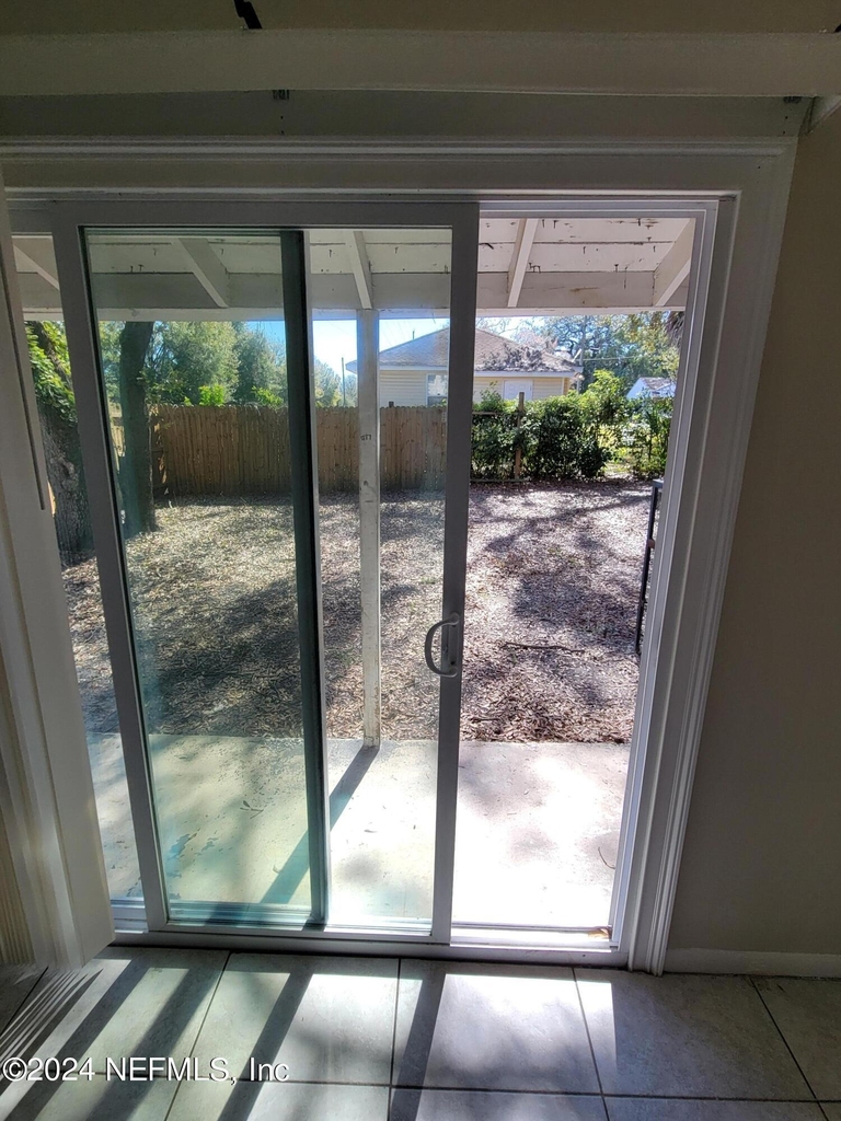1648 E 16th Street - Photo 5