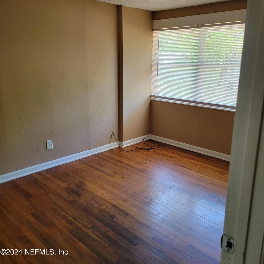 1648 E 16th Street - Photo 16