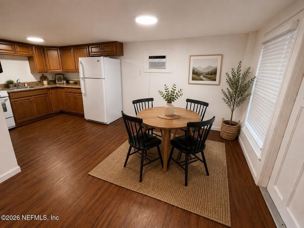 111 Cedar Street - Photo 5