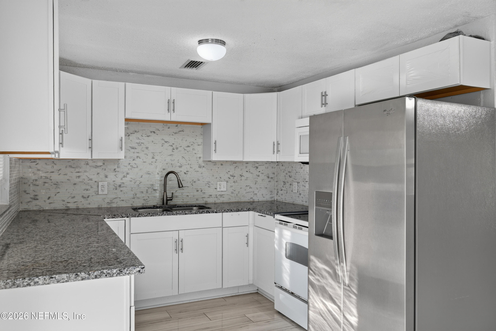 442 Ameca Avenue - Photo 7