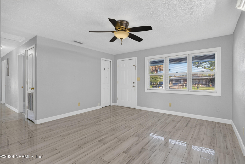 442 Ameca Avenue - Photo 4