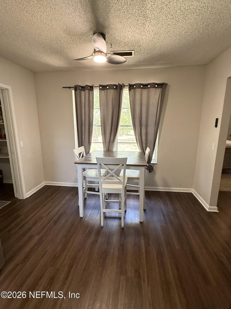 845 Sw Pecan Street - Photo 2