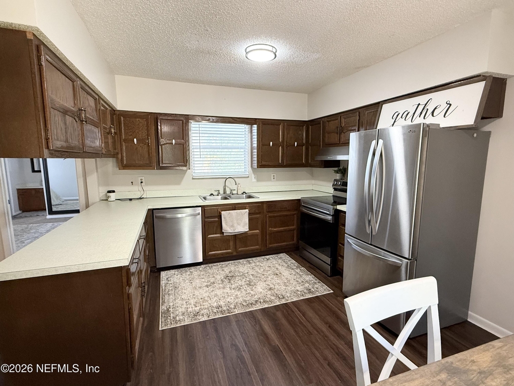 845 Sw Pecan Street - Photo 1