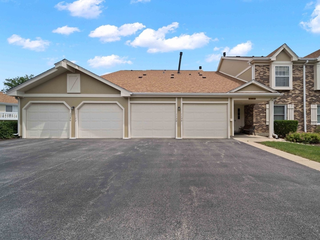 1126 Auburn - Photo 0