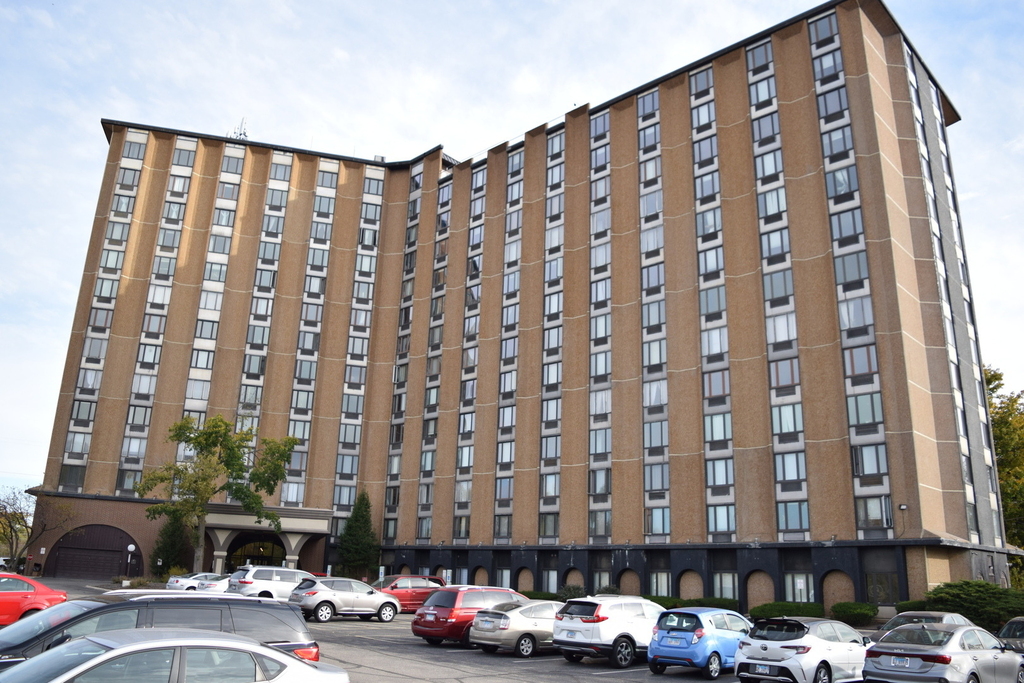 1 Renaissance Place - Photo 0