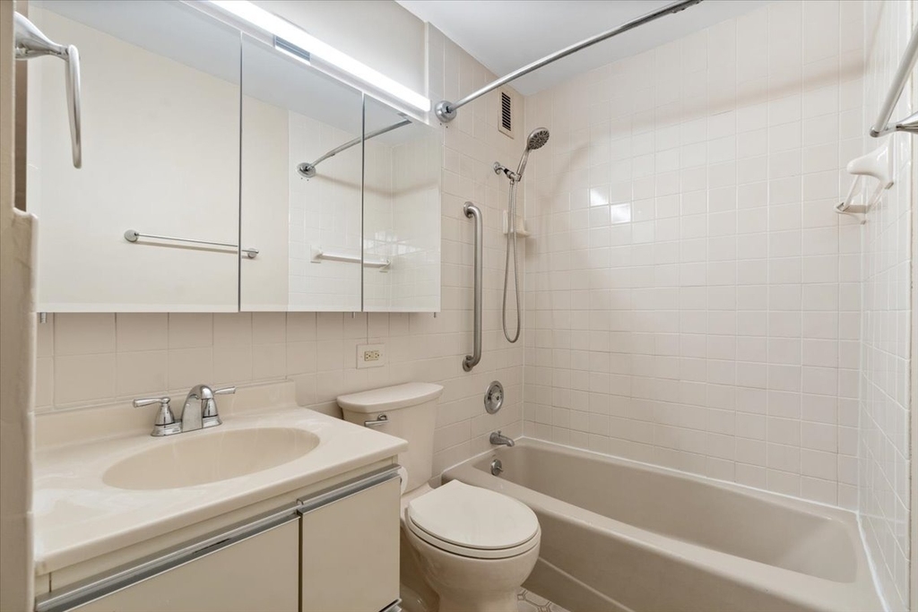 336 W Wellington Avenue - Photo 13