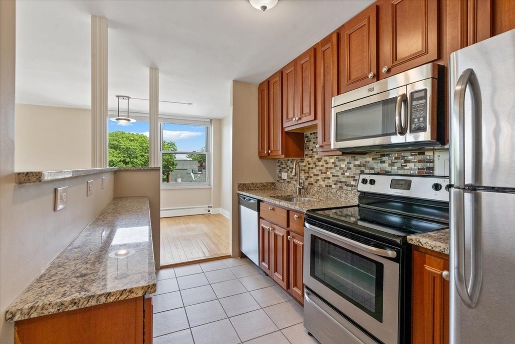 336 W Wellington Avenue - Photo 8