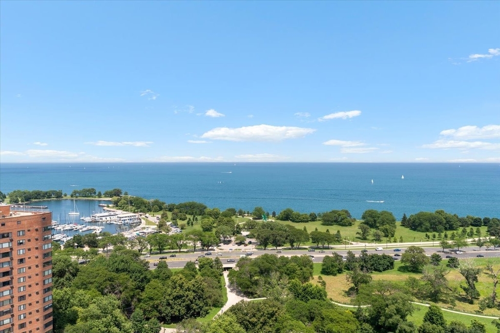 336 W Wellington Avenue - Photo 16