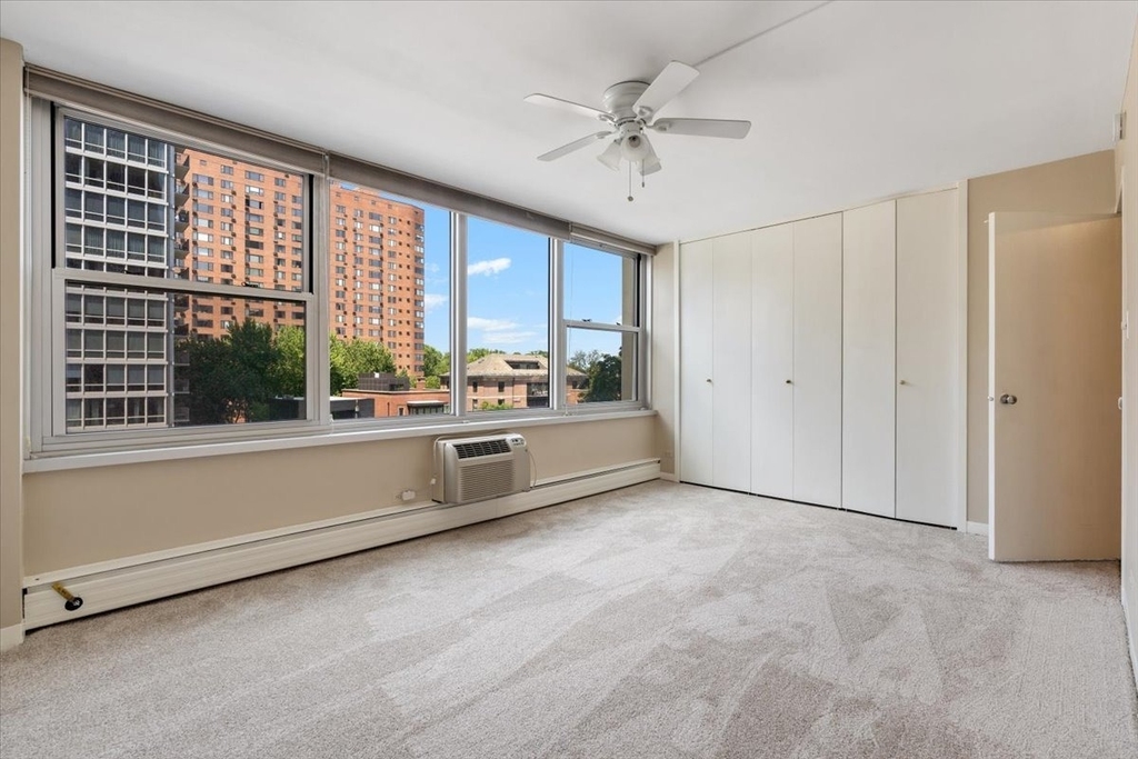 336 W Wellington Avenue - Photo 12