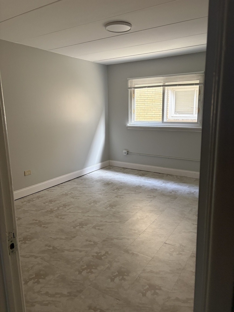 9517 Mansfield Avenue - Photo 5