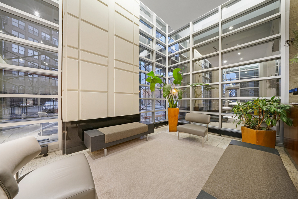 700 N Larrabee Street - Photo 12