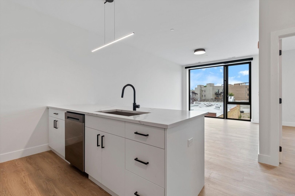 3140 N Clybourn Avenue - Photo 2
