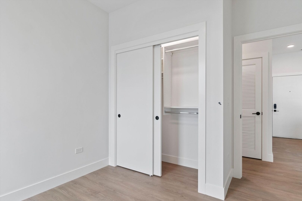 3140 N Clybourn Avenue - Photo 8