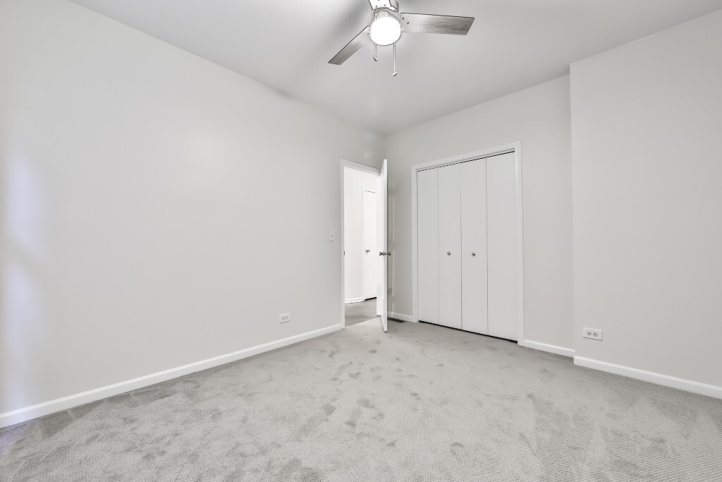 3230 N Seminary Avenue - Photo 15