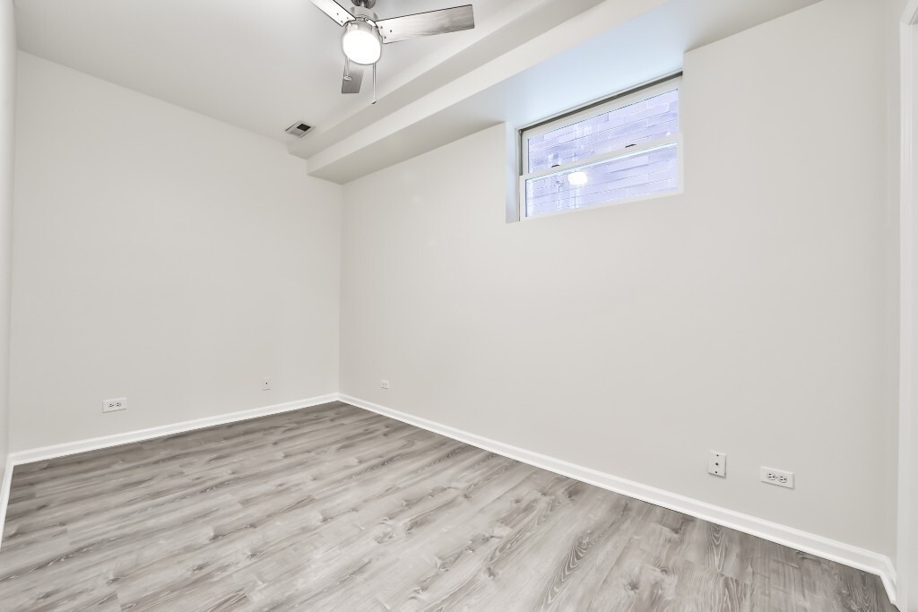 3230 N Seminary Avenue - Photo 14
