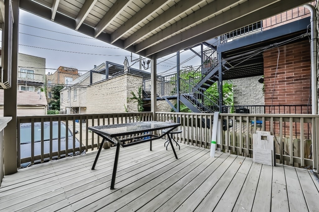 3230 N Seminary Avenue - Photo 18