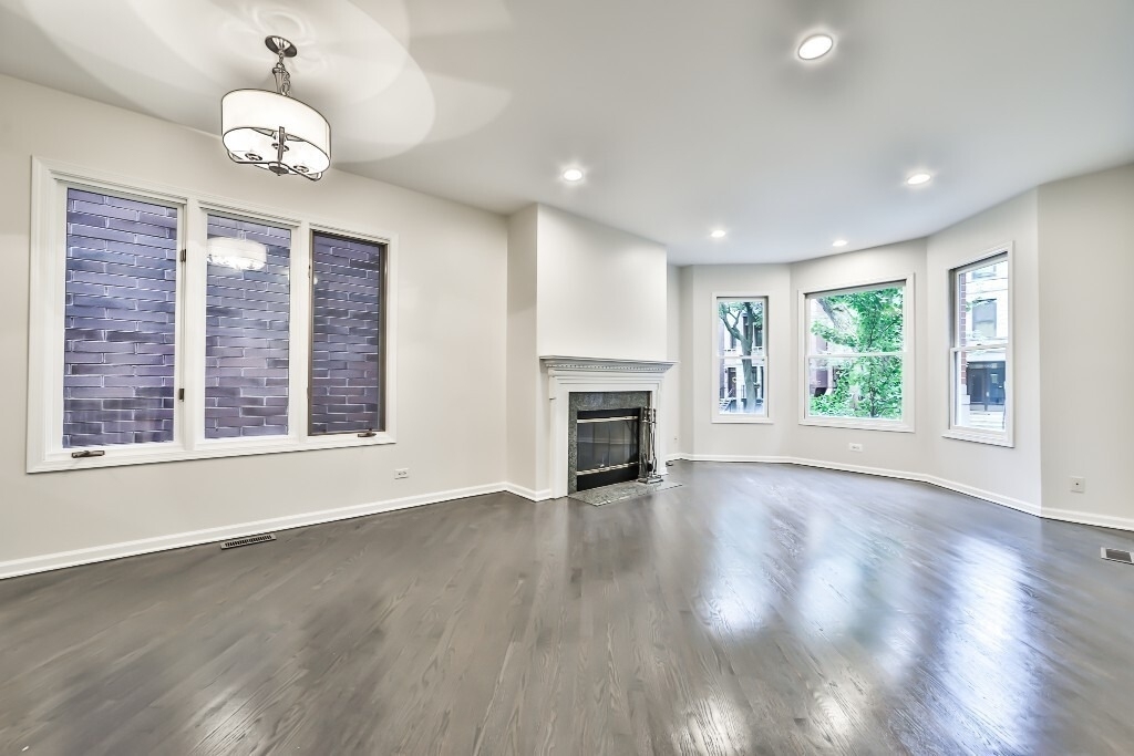 3230 N Seminary Avenue - Photo 6